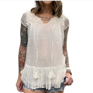 Sundance‎ Sz M 100% Silk Cap Sleeve Lightweight Flowy Ruffle Babydoll Blouse Top